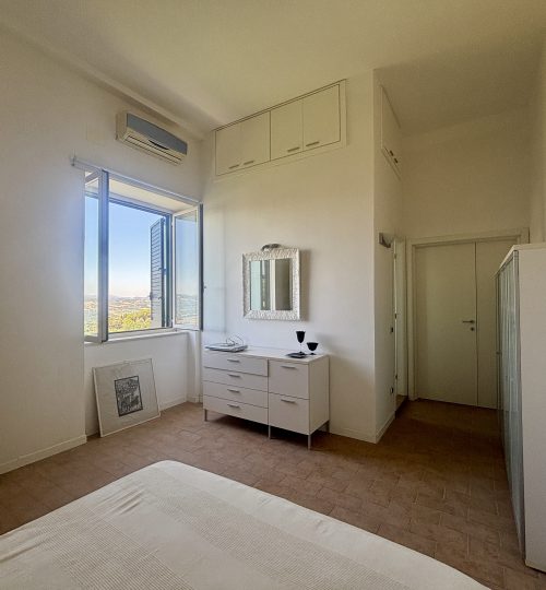 Casa con Studio in Vendita a Todi – Perfetta per Vivere e Lavorare in Armonia