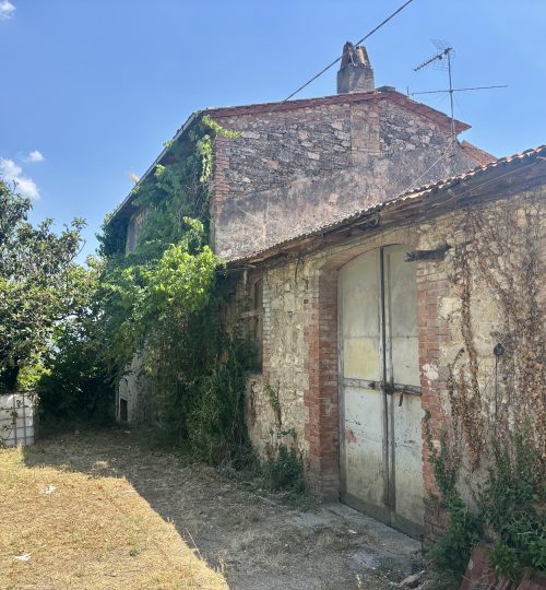 Antico casale con potenziale turistico in vendita a Gualdo Cattaneo (Umbria)