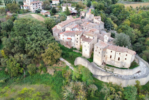 Caratteristico appartamento al grezzo