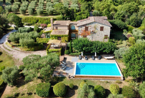 Todi, panoramic farmhouse with swimming pool and olive grove.