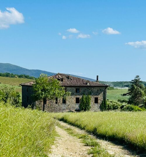 Casale in pietra da ristrutturare.