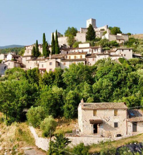 Massa Martana, casale in pietra.