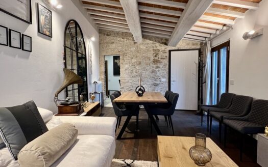 Massa Martana, ground floor flat with garden.