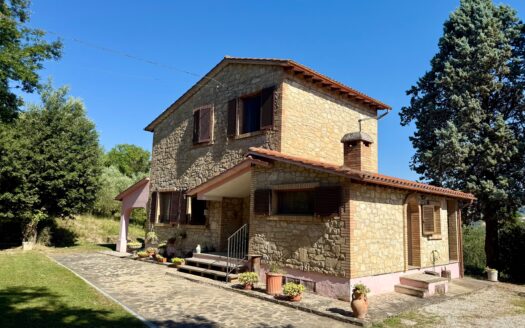 Villetta indipendente con giardino esclusivo.