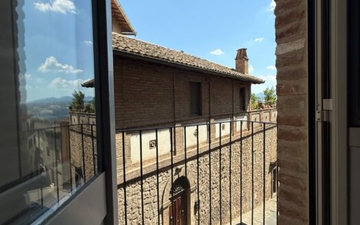 Affittasi appartamento arredato nel centro storico di Todi