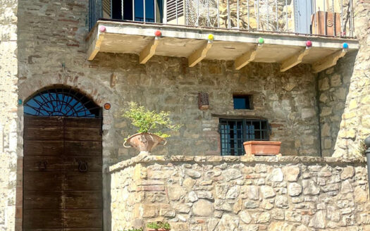 Caratteristico Palazzetto in Pietra con Vista Panoramica – Torrebettona (Todi)